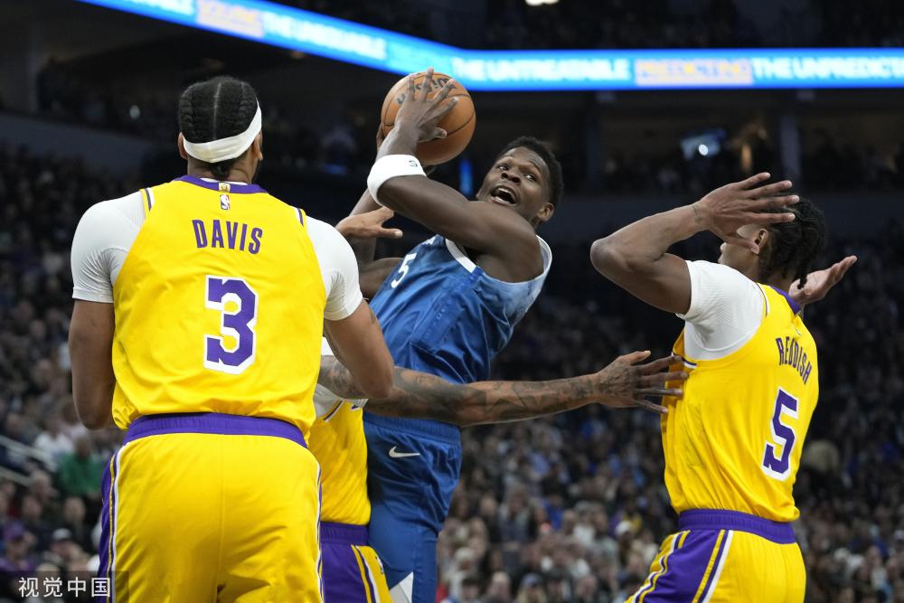 NBA｜公牛下季退役1号球衣 “飙风玫瑰”感动落泪.