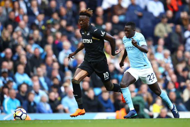 狼队将球迷献给若塔的不易腐坏的物品保存，用于制作纪念品.