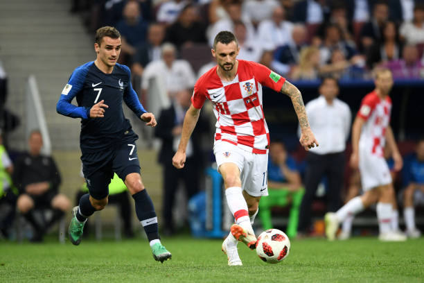 德天空：伯卡特总价2300万欧转会法兰克福，今天体检并官宣.